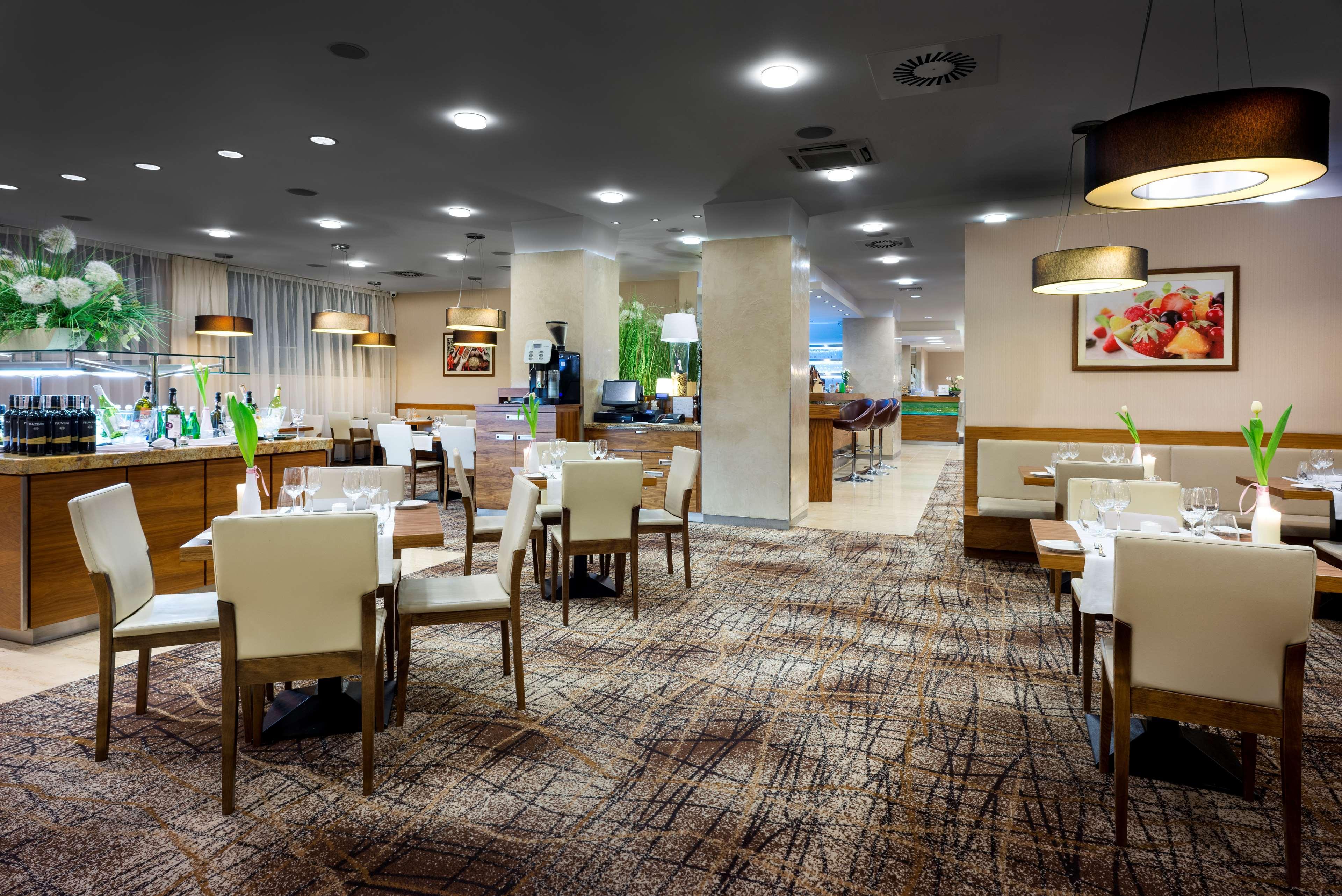 Hilton Garden Inn Краків Екстер'єр фото